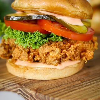 Chicken Sandwich w fries